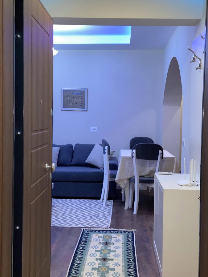 Lägenhet Komatas Modern In Bllok Area Tirana